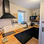 Artist - Center - Bathtub - Terrasse - Full
