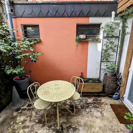 Artist - Center - Bathtub - Terrasse - Full