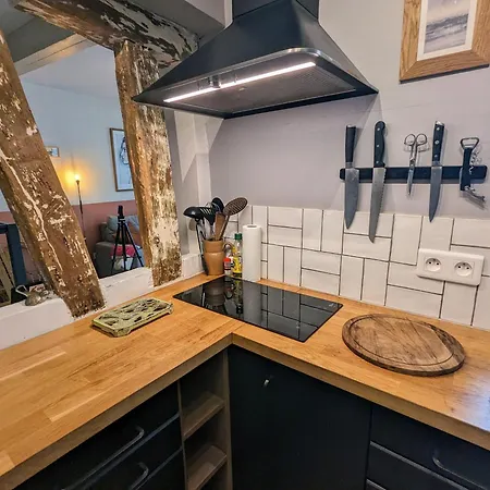 Artist - Center - Bathtub - Terrasse - Full דירה